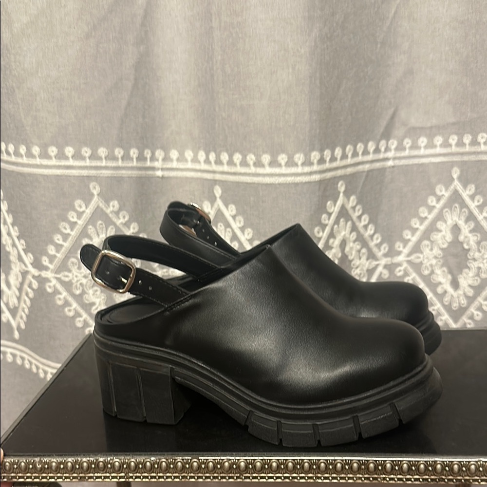 Black Slingback Women's Clogs